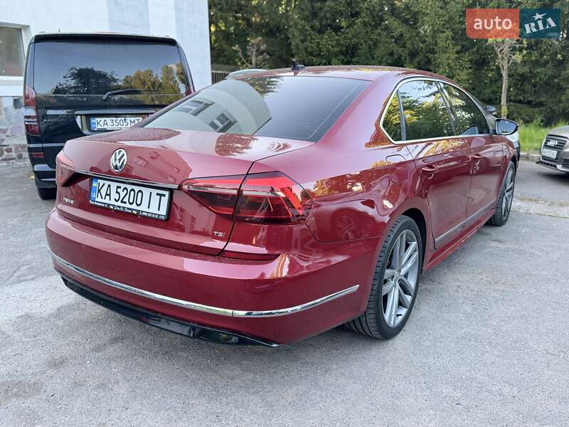 Седан Volkswagen Passat 2016 в Киеве