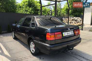 Седан Volkswagen Passat 1994 в Надворной