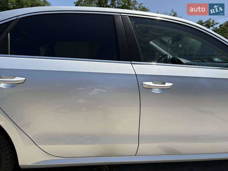 Седан Volkswagen Passat 2014 в Одессе