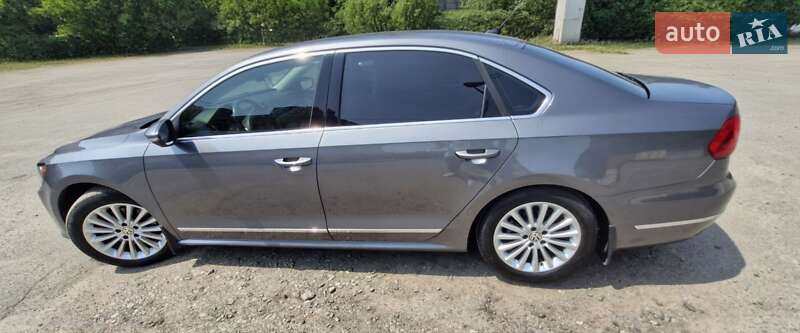Седан Volkswagen Passat 2016 в Киеве