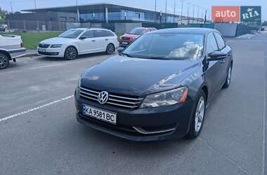 Седан Volkswagen Passat 2011 в Києві
