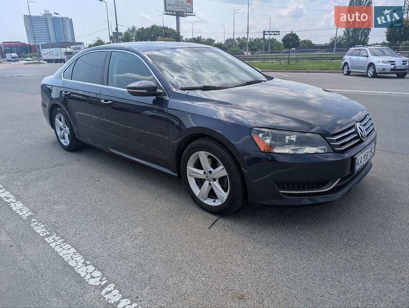 Седан Volkswagen Passat 2011 в Киеве