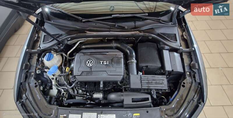 Седан Volkswagen Passat 2016 в Киеве