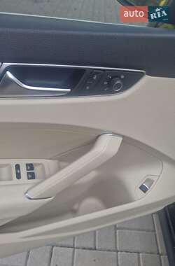 Седан Volkswagen Passat 2017 в 