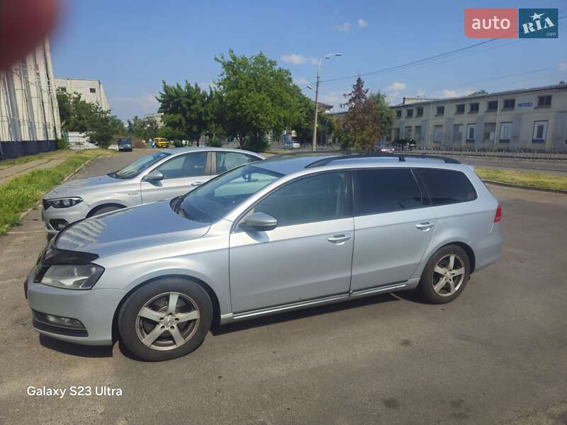 Універсал Volkswagen Passat 2013 в Києві