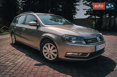 Універсал Volkswagen Passat 2011 в Тернополі