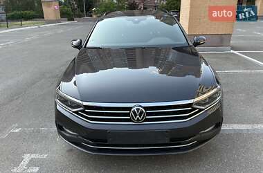Універсал Volkswagen Passat 2021 в Києві