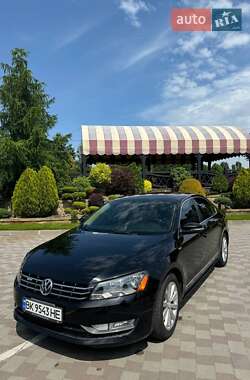 Седан Volkswagen Passat 2012 в Сарнах
