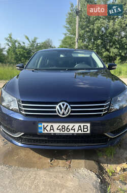 Седан Volkswagen Passat 2012 в Киеве