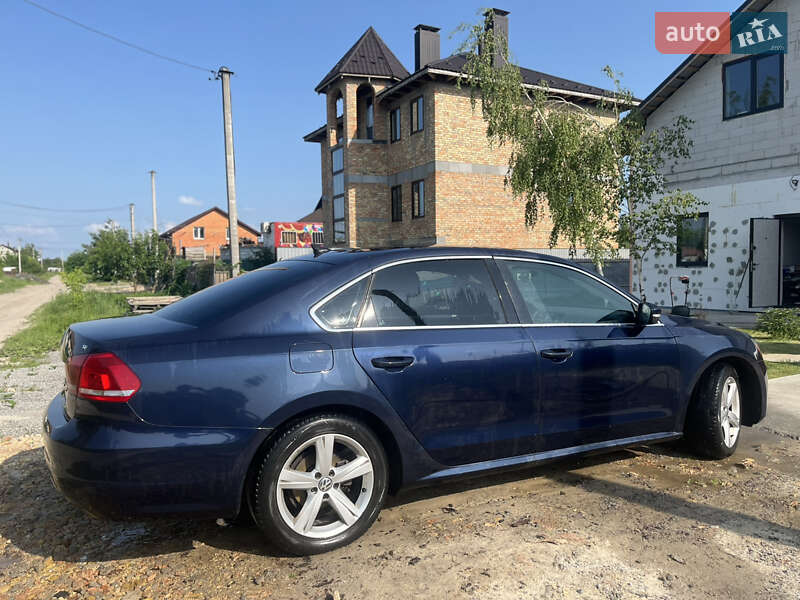 Седан Volkswagen Passat 2012 в Киеве