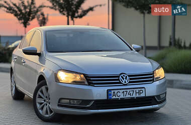 Седан Volkswagen Passat 2014 в Луцьку