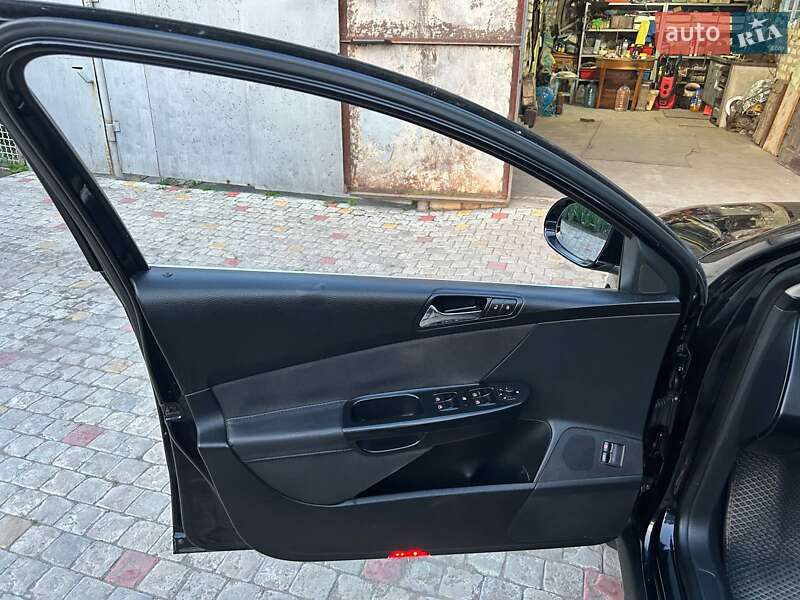Седан Volkswagen Passat 2007 в Синельниково