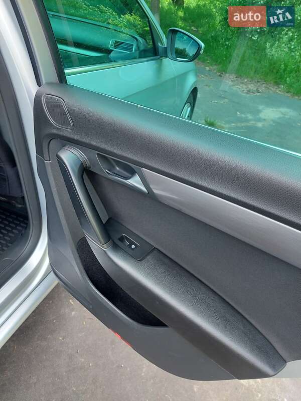 Універсал Volkswagen Passat 2011 в Сокалі