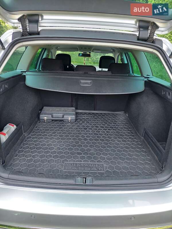 Універсал Volkswagen Passat 2011 в Сокалі