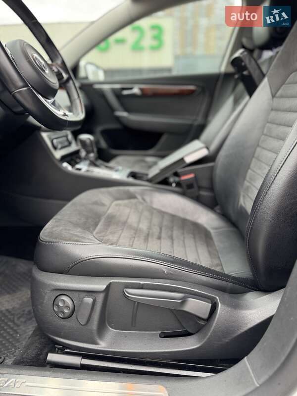 Седан Volkswagen Passat 2011 в Києві