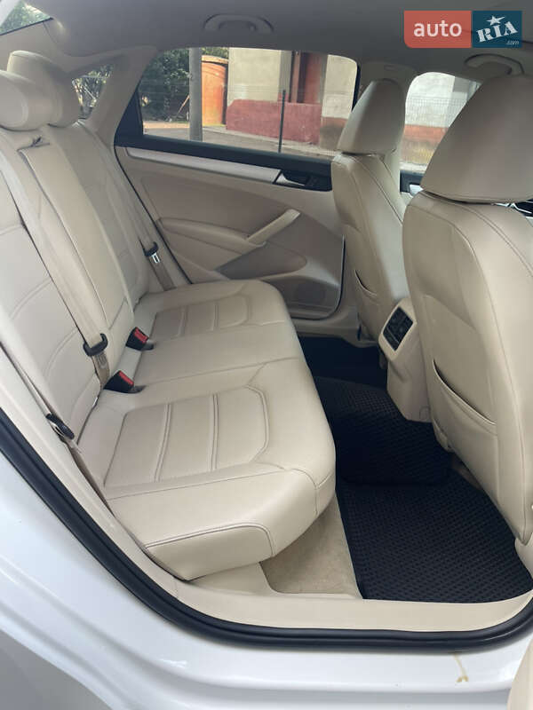 Седан Volkswagen Passat 2013 в Фастові