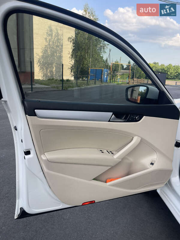 Седан Volkswagen Passat 2013 в Фастові
