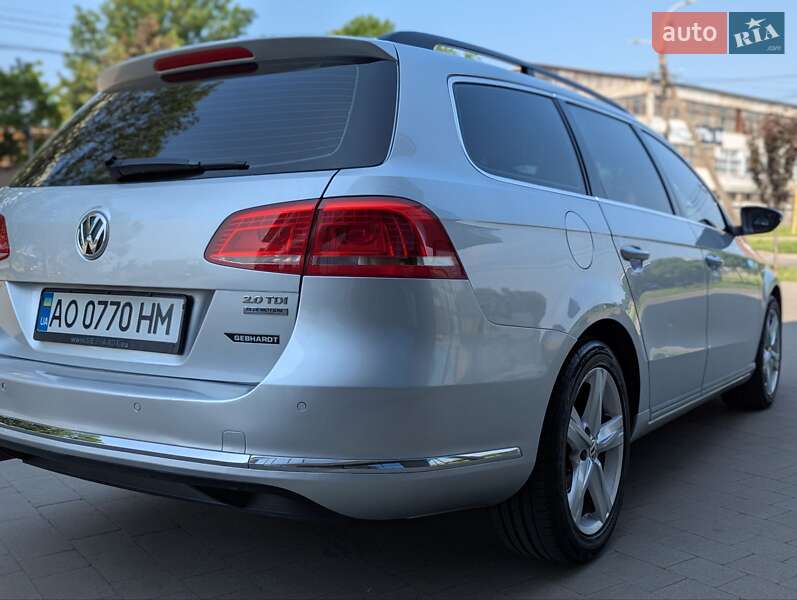 Універсал Volkswagen Passat 2012 в Ужгороді