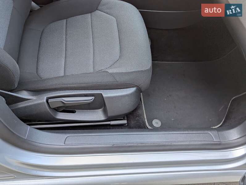 Універсал Volkswagen Passat 2012 в Ужгороді