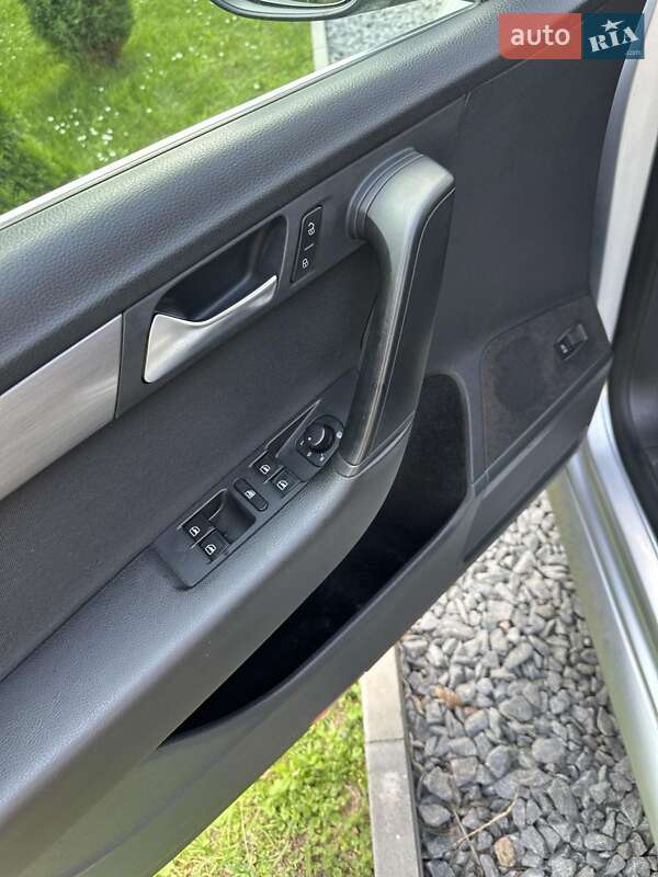 Универсал Volkswagen Passat 2012 в Буске