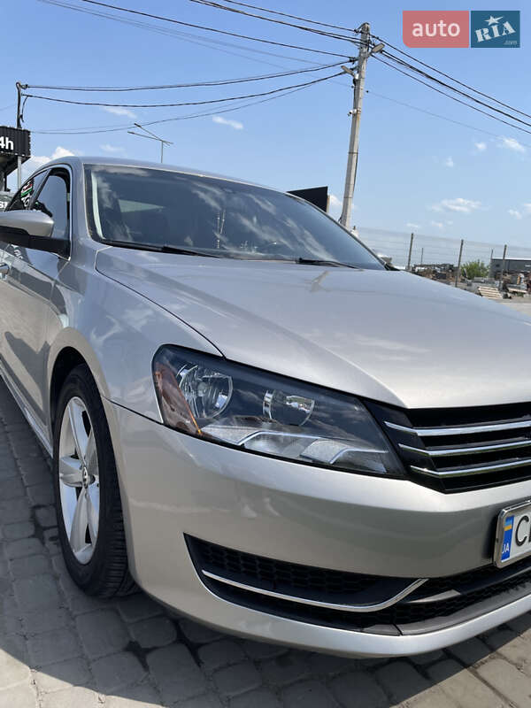Седан Volkswagen Passat 2013 в Львове