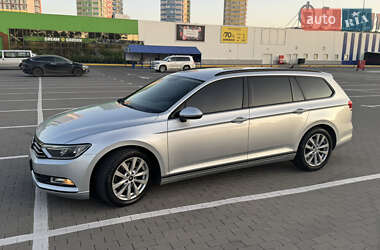Універсал Volkswagen Passat 2015 в Одесі