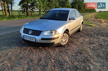 Седан Volkswagen Passat 2003 в 