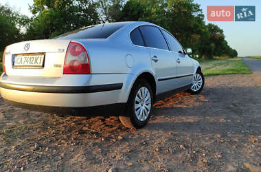 Седан Volkswagen Passat 2003 в 