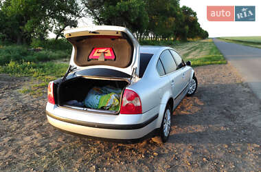 Седан Volkswagen Passat 2003 в 