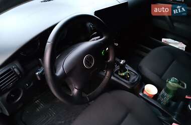 Універсал Volkswagen Passat 2002 в 