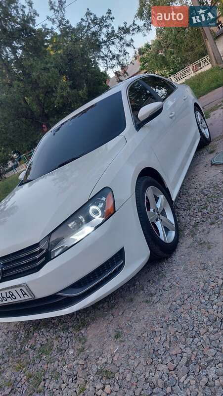 Седан Volkswagen Passat 2011 в Кременчуге
