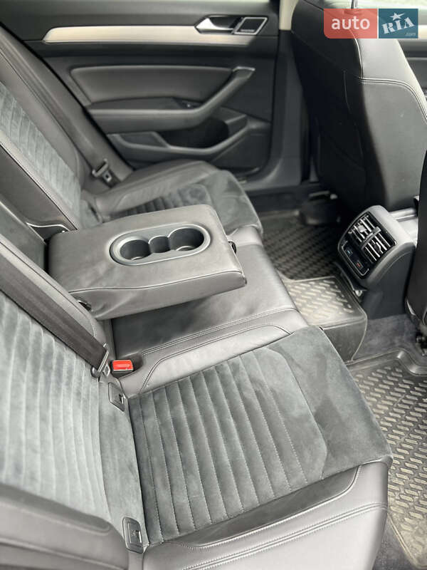 Универсал Volkswagen Passat 2016 в Хусте