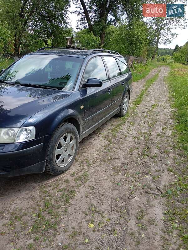 Універсал Volkswagen Passat 1998 в Буську