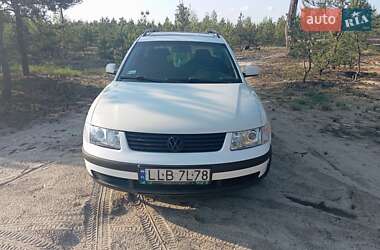 Універсал Volkswagen Passat 1997 в Рівному
