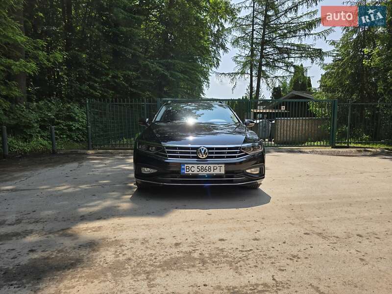 Универсал Volkswagen Passat 2020 в Львове