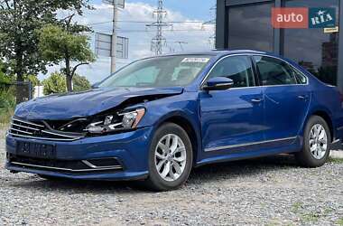 Седан Volkswagen Passat 2016 в Києві
