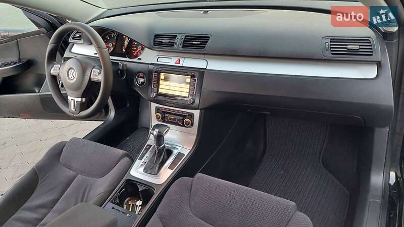 Универсал Volkswagen Passat 2010 в Одессе