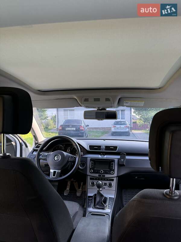 Универсал Volkswagen Passat 2012 в Львове