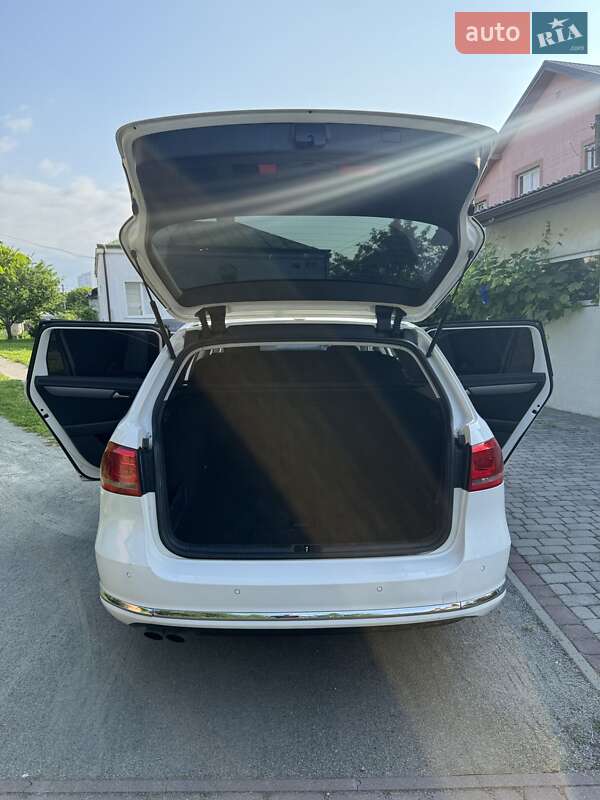 Универсал Volkswagen Passat 2012 в Львове