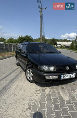 Универсал Volkswagen Passat 1994 в Новояворовске