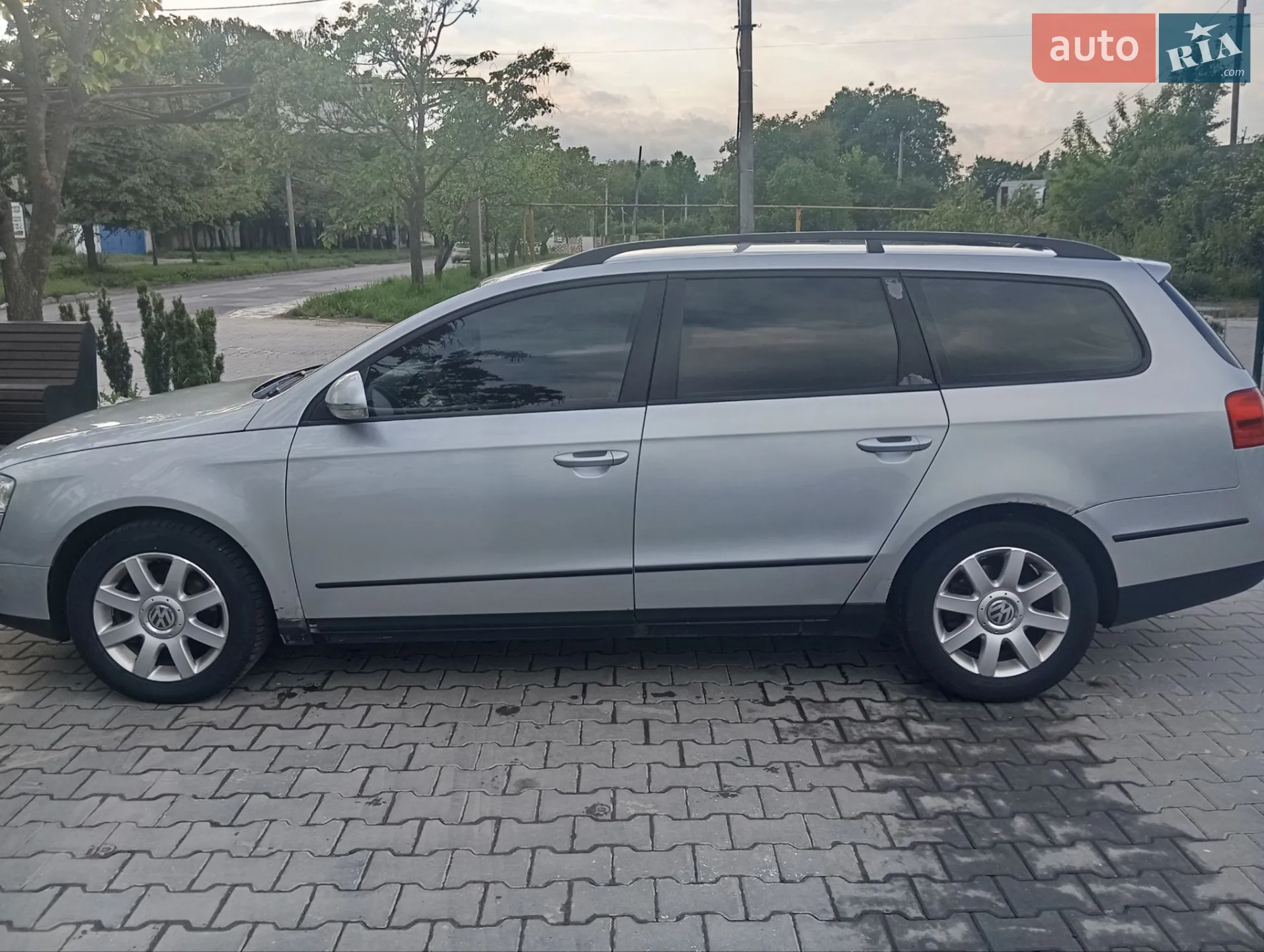 2010 Volkswagen Passat - мініатюра 3