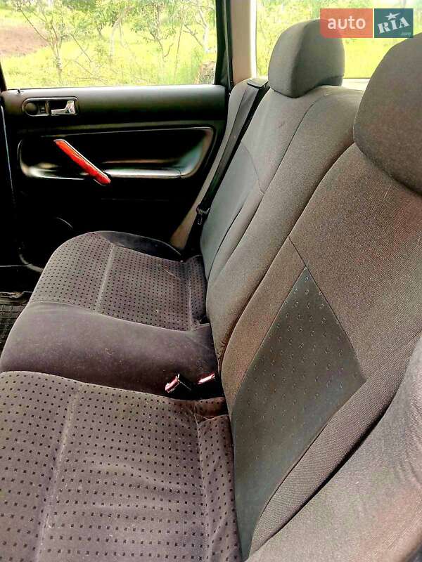 Универсал Volkswagen Passat 1998 в Бережанах