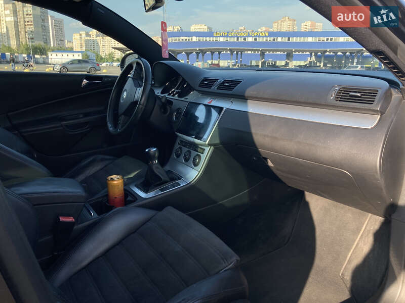 Универсал Volkswagen Passat 2006 в Киеве