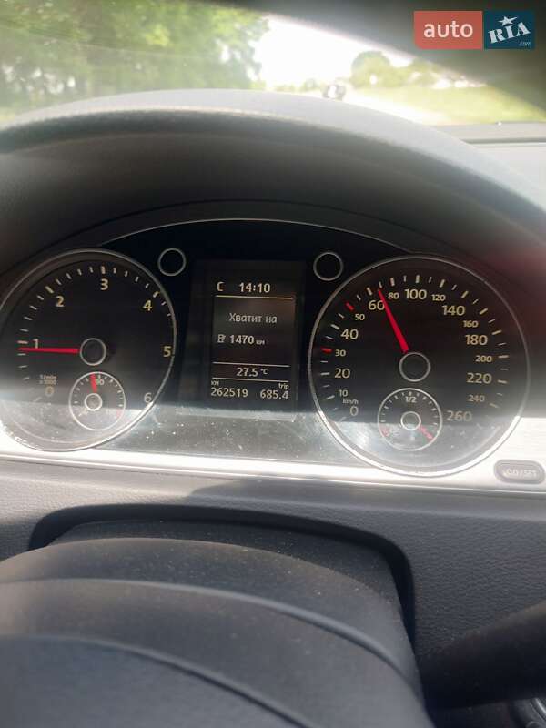 Универсал Volkswagen Passat 2011 в Ровно