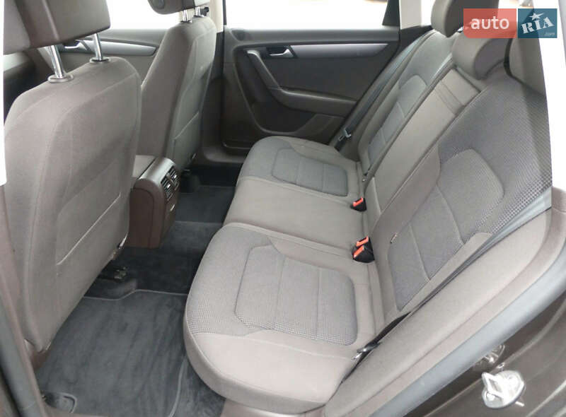 Универсал Volkswagen Passat 2014 в Киеве