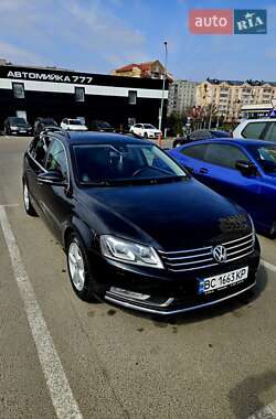 Универсал Volkswagen Passat 2013 в Житомире