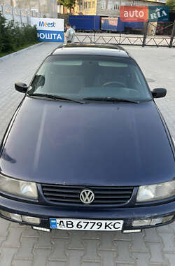 Седан Volkswagen Passat 1993 в Могилев-Подольске