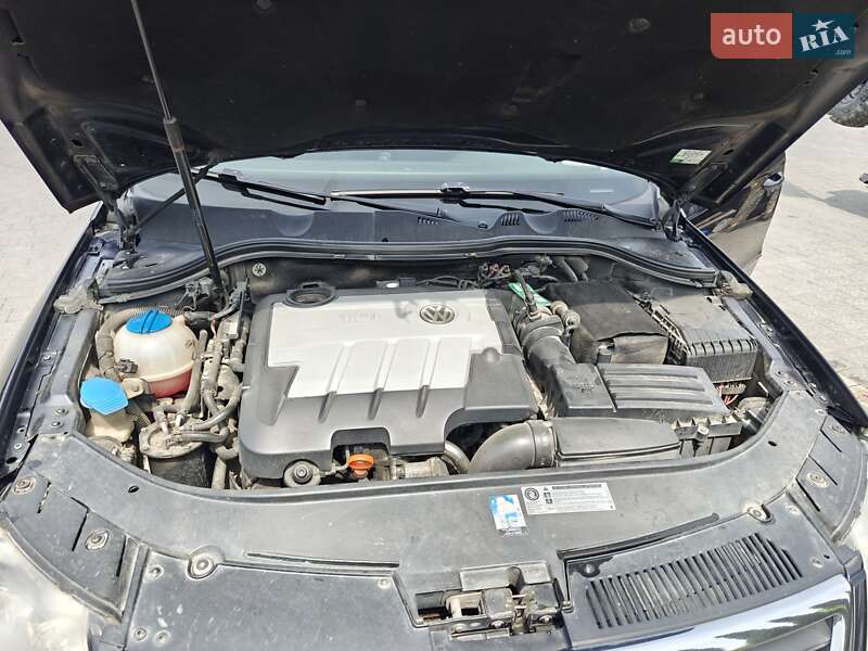 Универсал Volkswagen Passat 2010 в Ивано-Франковске
