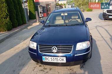 Універсал Volkswagen Passat 2004 в Самборі