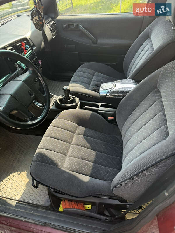 Седан Volkswagen Passat 1991 в Чернівцях